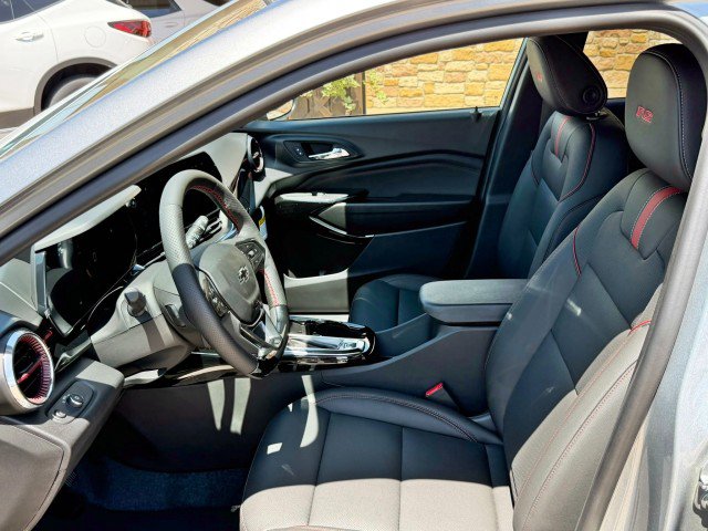 New 2026 Chevrolet Trax RS w/ Driver Confidence Package FWD image 13