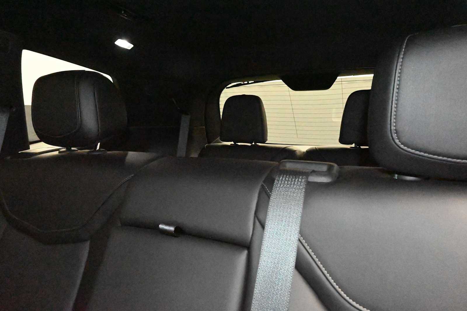 Used 2022 Cadillac XT6 Premium Luxury AWD/4WD image 7