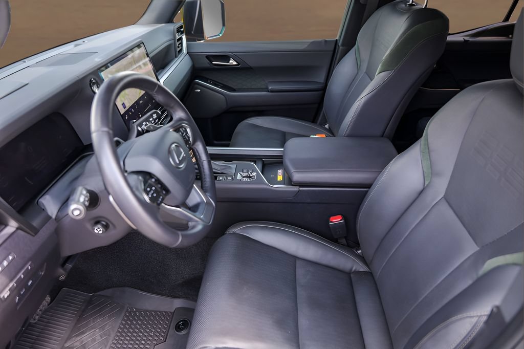 Used 2024 Lexus GX 550 AWD/4WD image 9