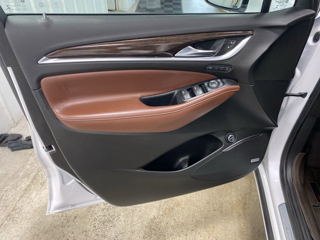 Used 2021 Buick Enclave Avenir w/ Avenir Technology Package image 31