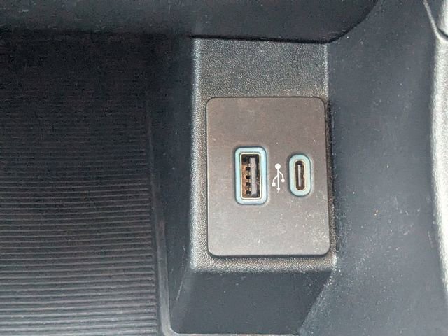 Used 2023 Ford Edge SEL image 23