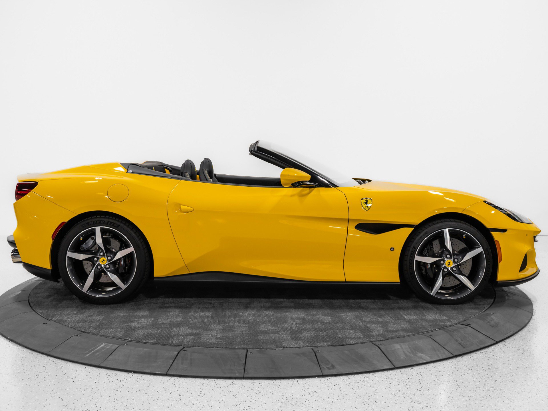 Used 2023 Ferrari Portofino M RWD image 10