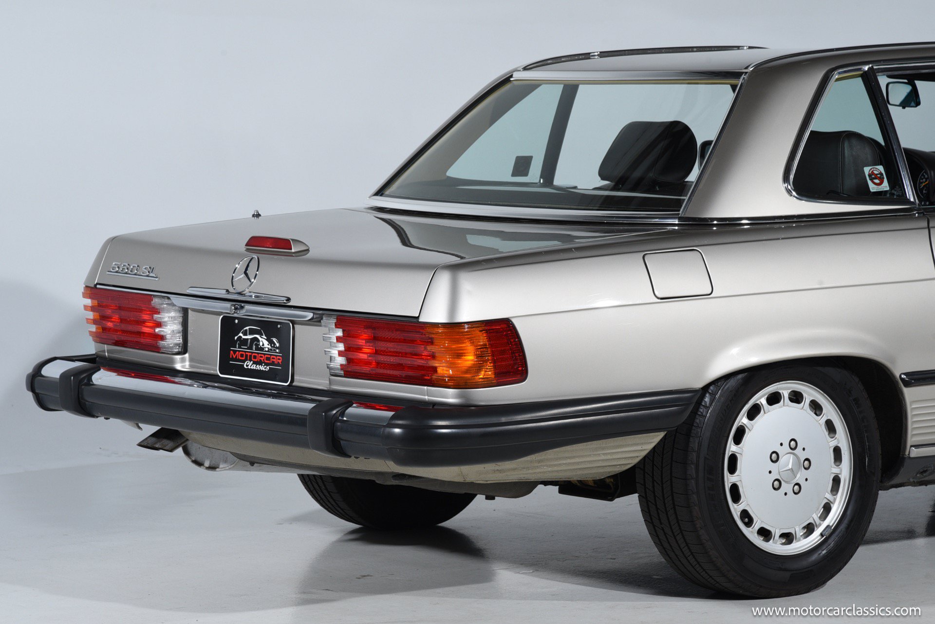 Used 1988 Mercedes-Benz 560 SL image 18