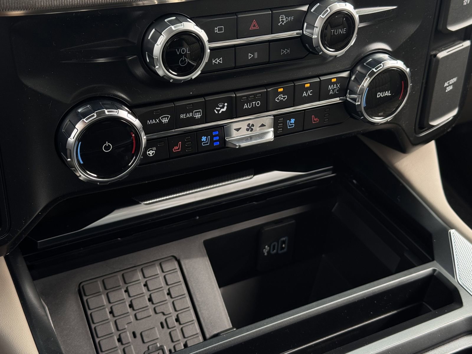 New 2026 Ford F250 Platinum image 20