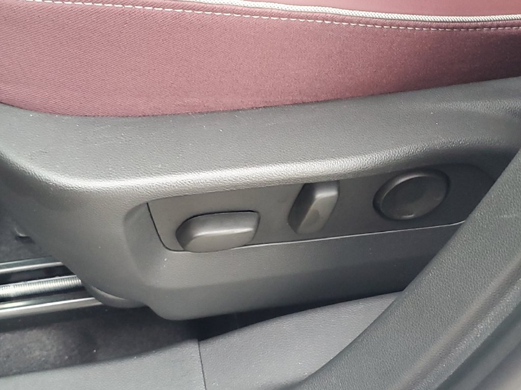 Used 2025 Buick Envision Sport Touring AWD/4WD image 14