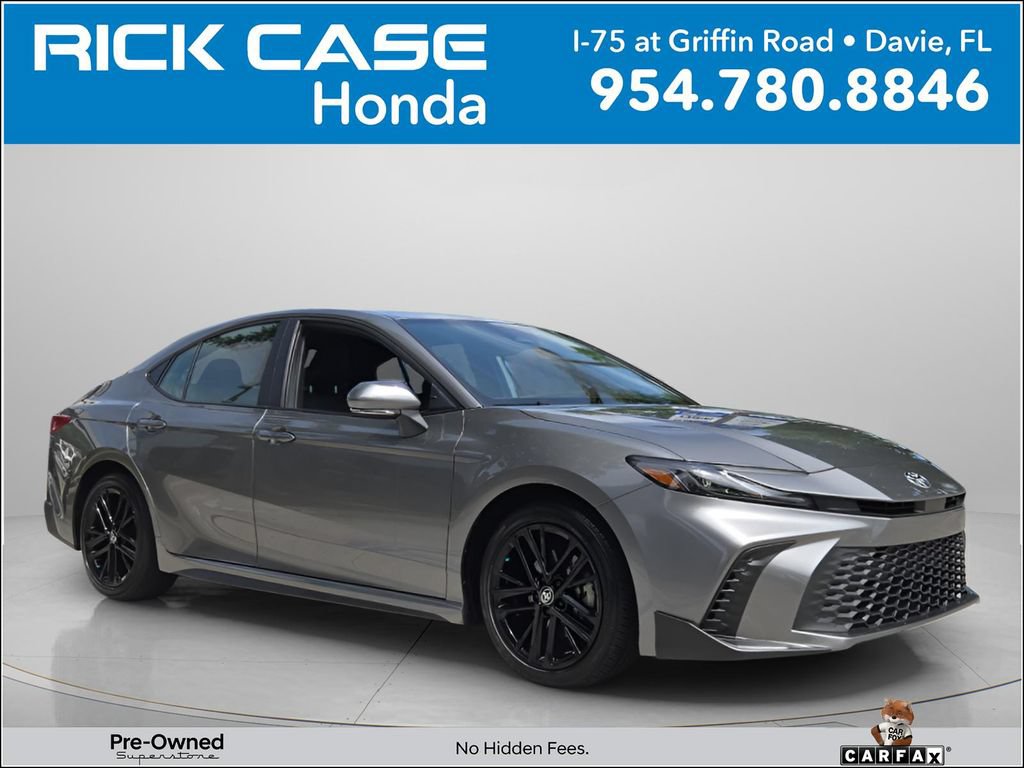 Used 2026 Toyota Camry SE FWD image 1