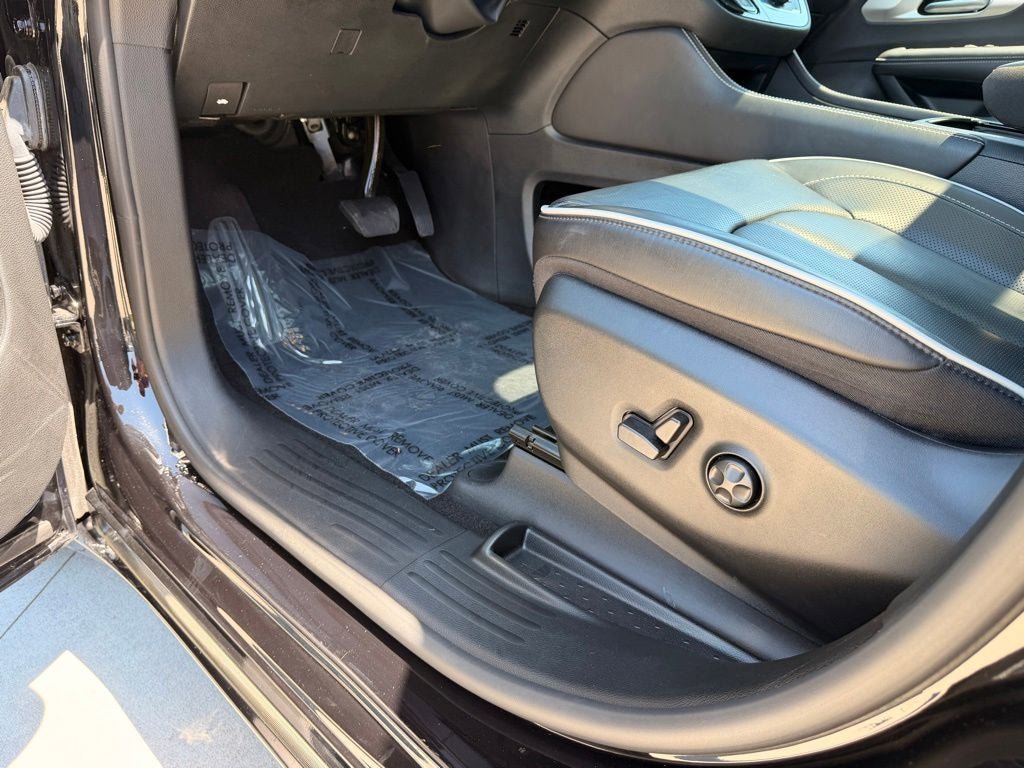 Used 2024 Chrysler Pacifica Limited w/ S Appearance Package AWD/4WD image 31