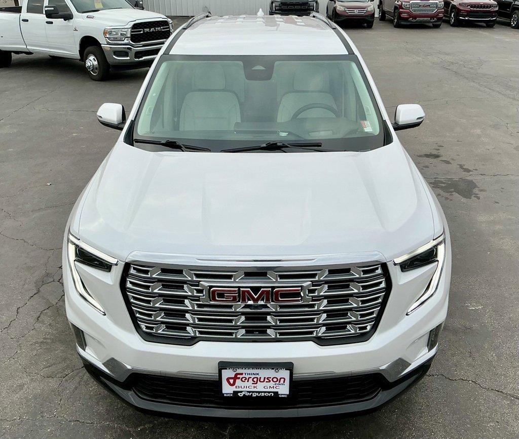 Used 2024 GMC Acadia Denali image 11
