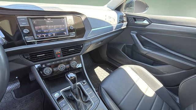 Used 2023 Volkswagen Jetta SE w/ Panoramic Sunroof Package FWD image 25