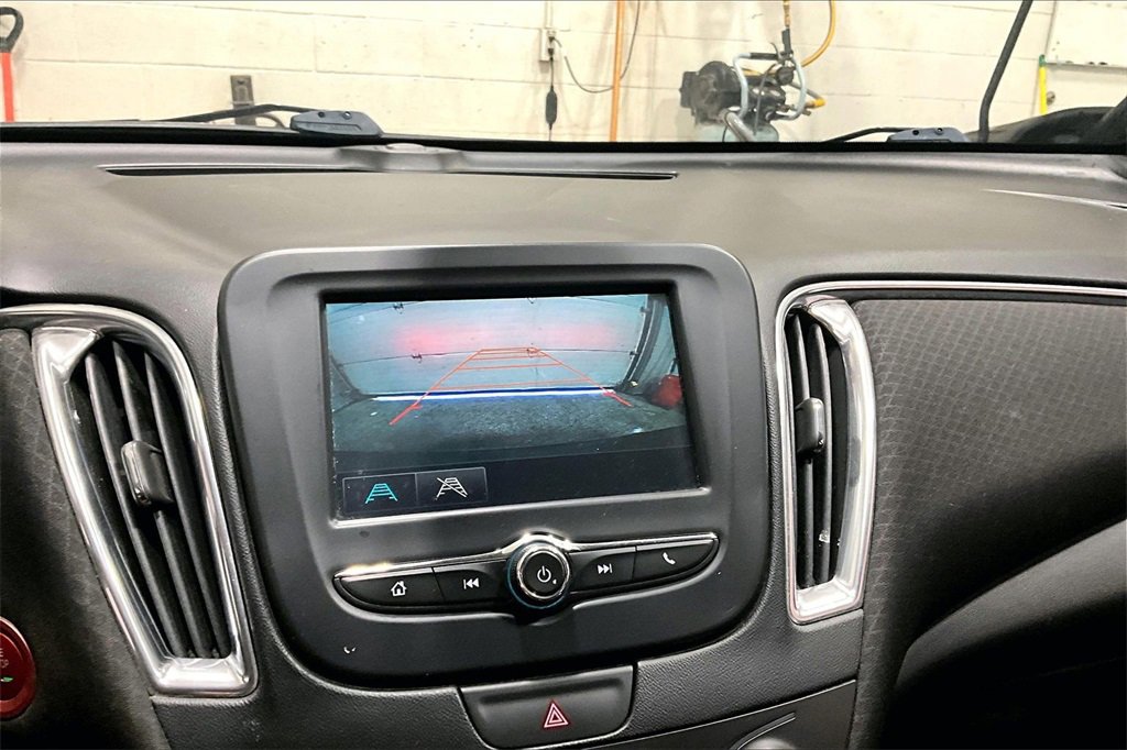 Used 2016 Chevrolet Malibu LT image 14