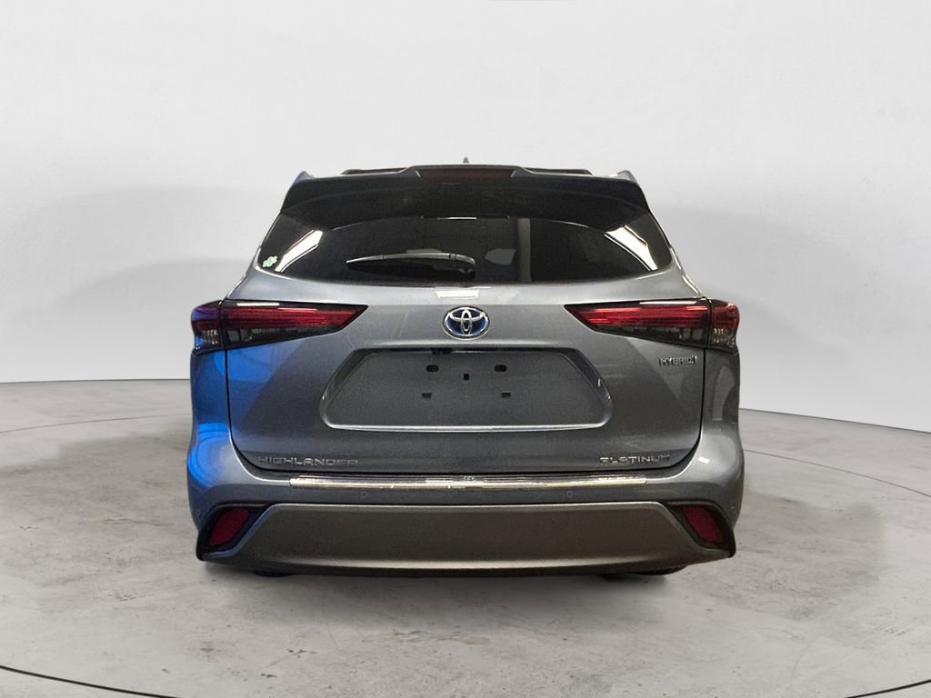 Used 2023 Toyota Highlander Platinum image 4