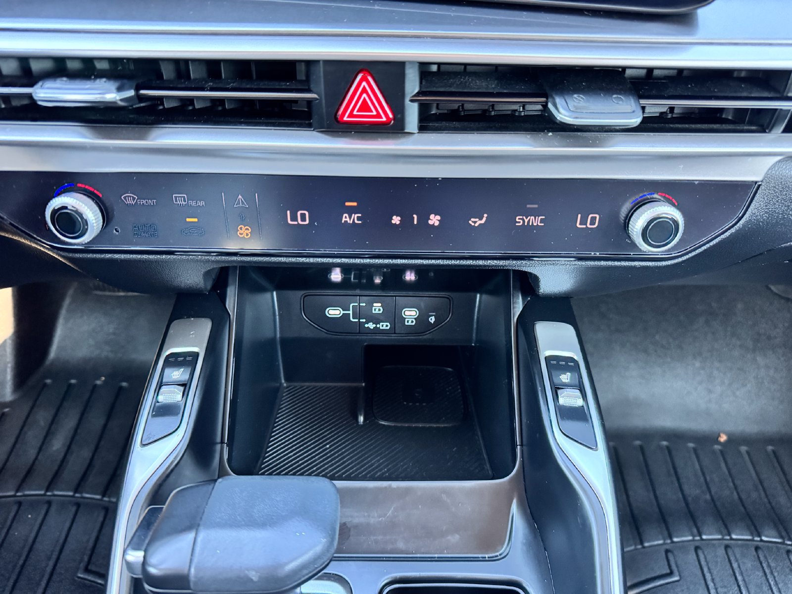 Used 2025 Kia Sorento S w/ Panoramic Sunroof Package FWD image 20