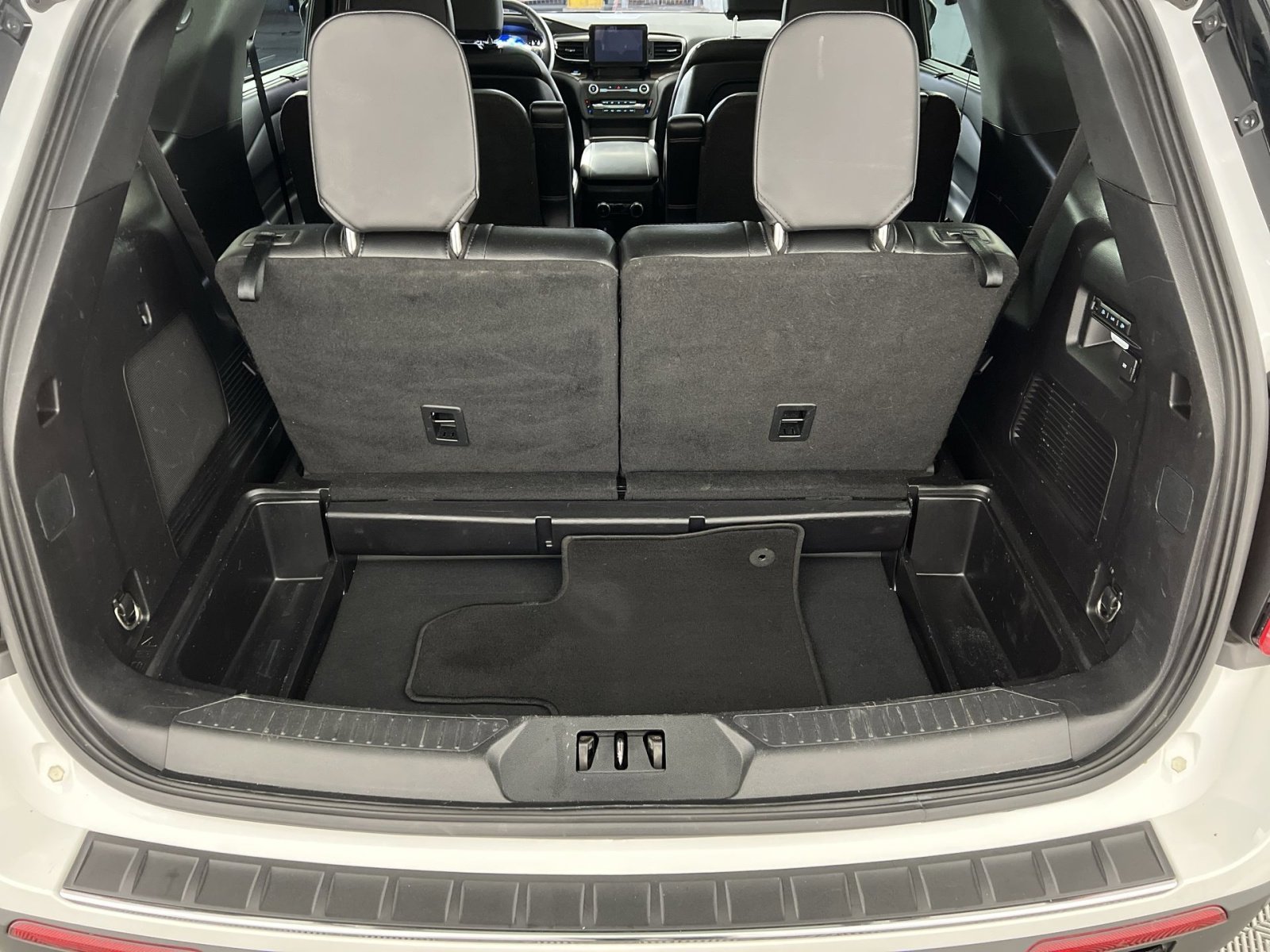 Used 2020 Ford Explorer Limited AWD/4WD image 27