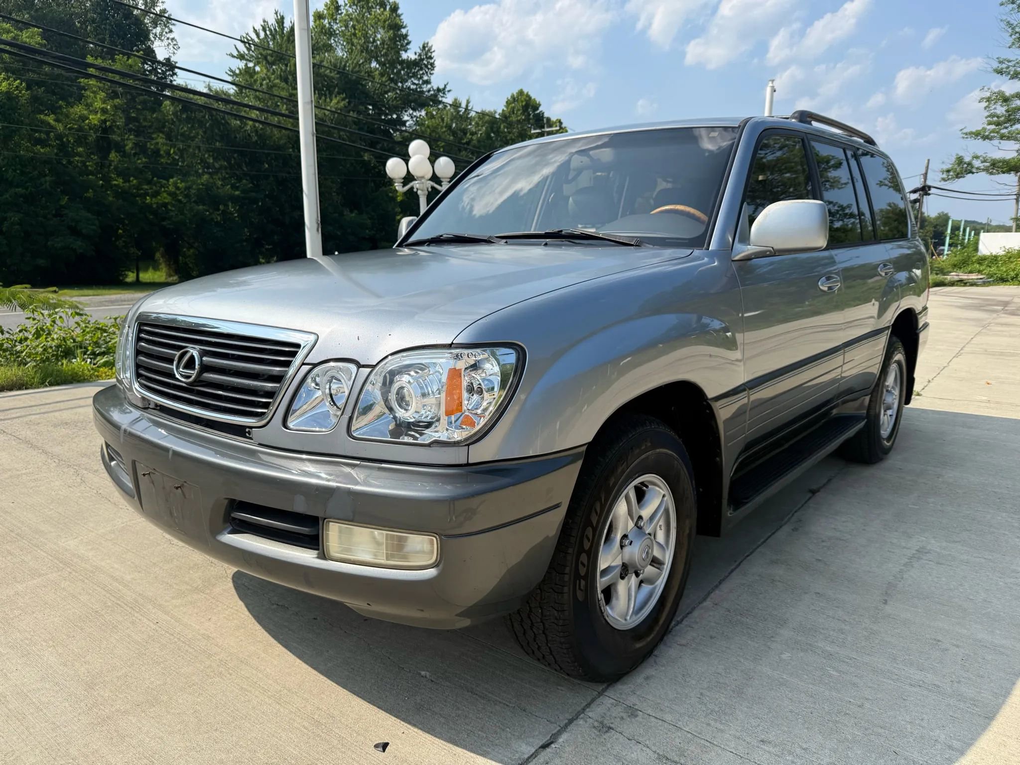 Used 2002 Lexus LX 470 4WD image 1