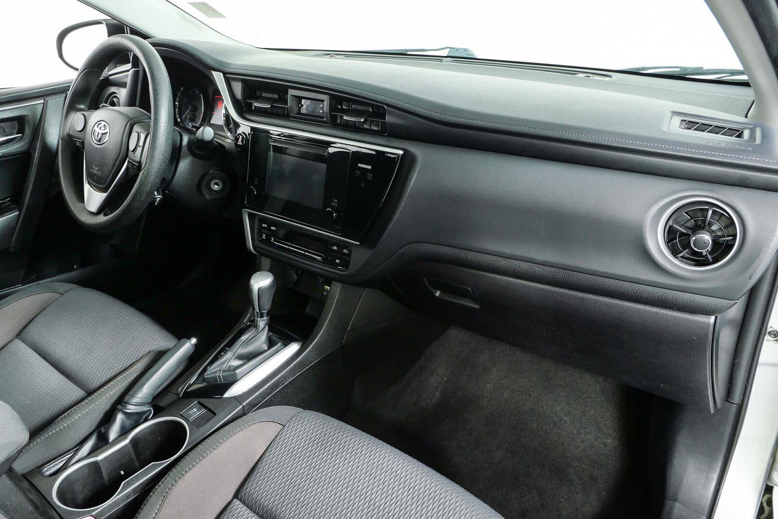 Used 2017 Toyota Corolla LE FWD image 20