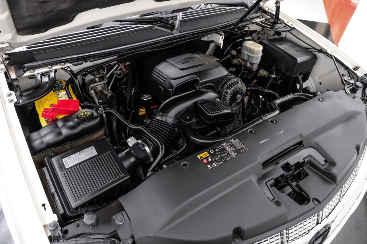 Used 2013 Cadillac Escalade Platinum RWD image 64