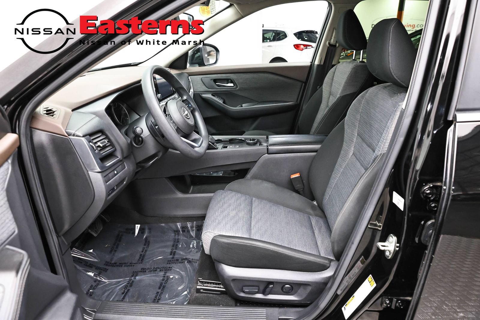 Used 2023 Nissan Rogue SV AWD/4WD image 14