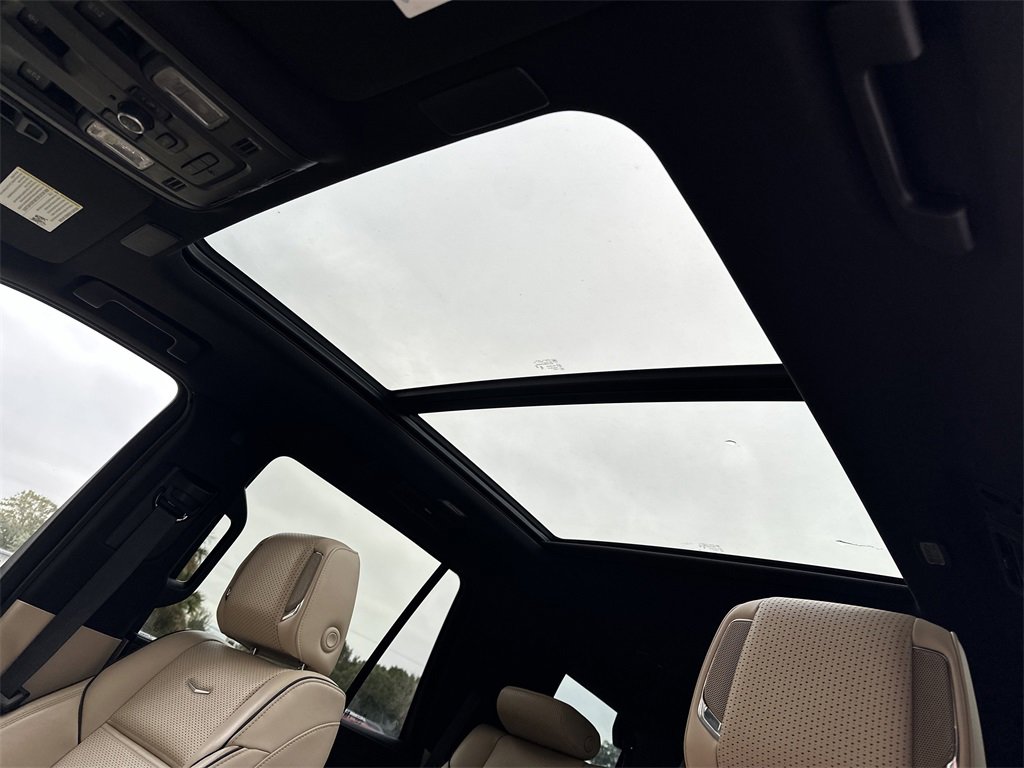 Used 2024 Cadillac Escalade Premium Luxury image 24