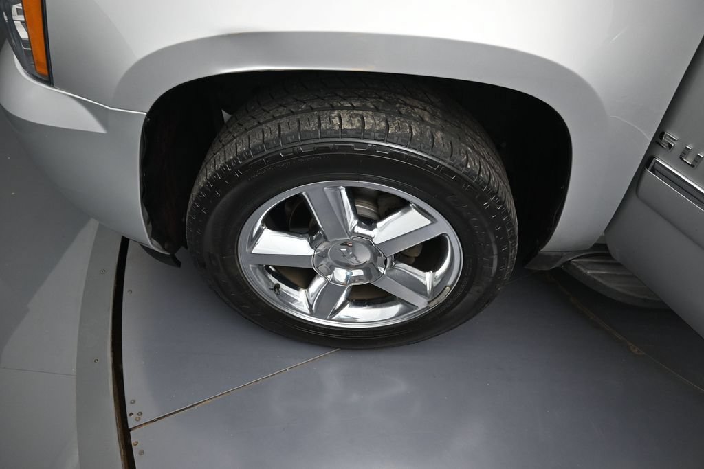 Used 2014 Chevrolet Suburban LTZ AWD/4WD image 39