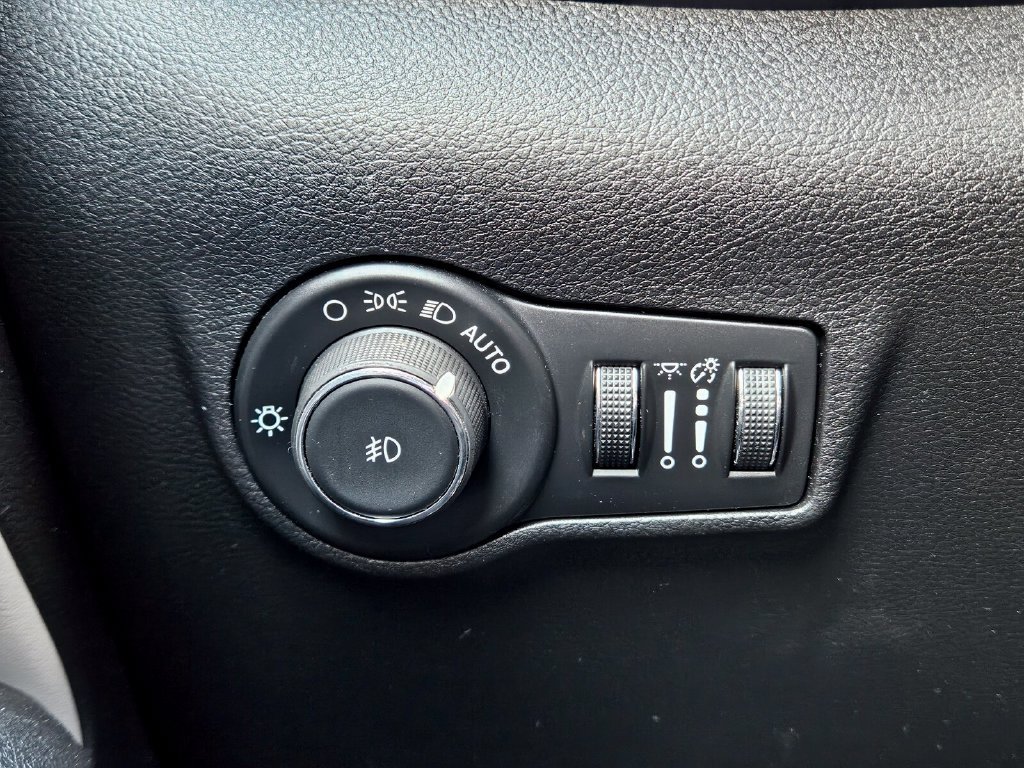 Used 2024 Jeep Compass Limited AWD/4WD image 23