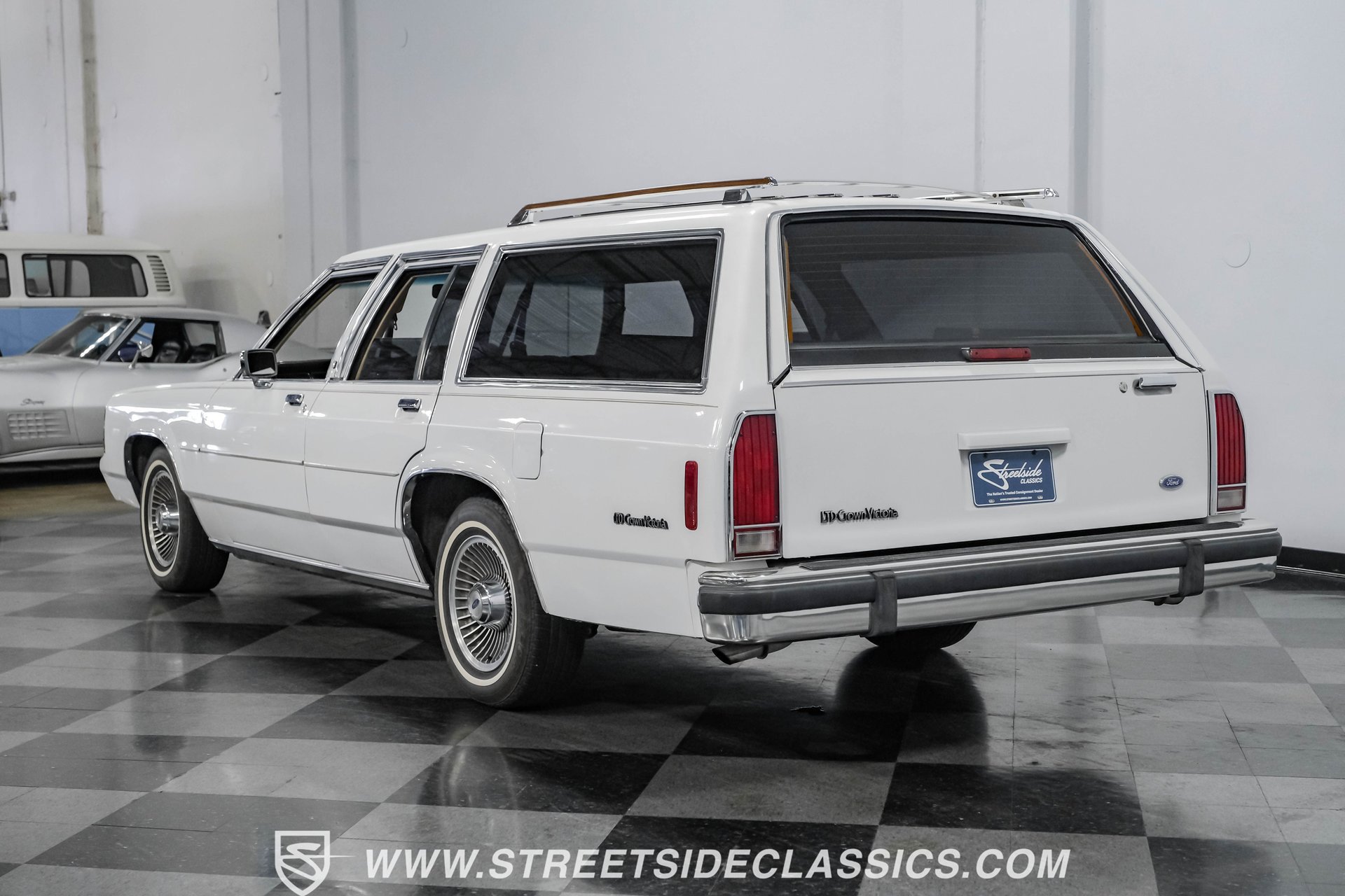 Used 1990 Ford LTD Crown Victoria RWD image 11