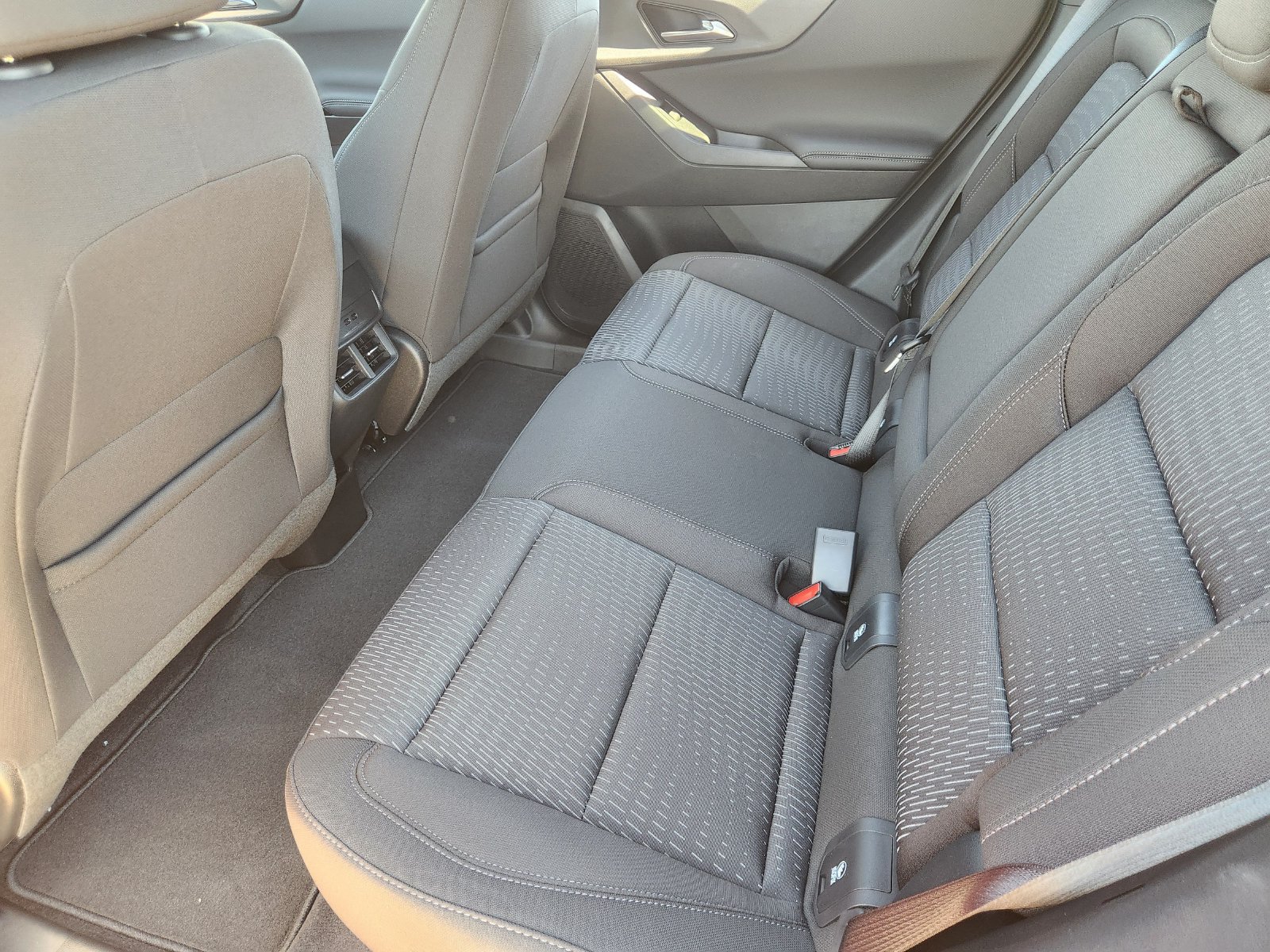New 2027 Chevrolet Equinox LT w/ Safety and Technology Package FWD image 25