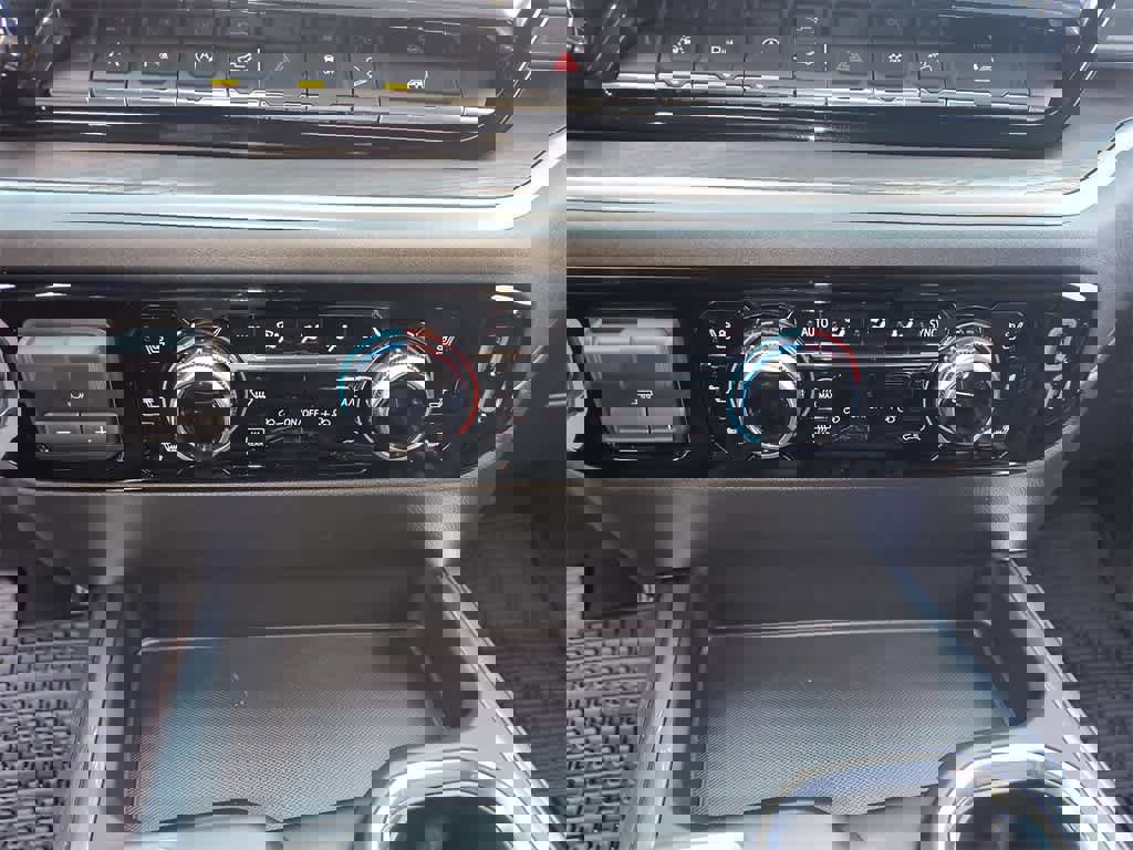 Used 2025 GMC Sierra 1500 SLT w/ SLT Premium Plus Package image 19