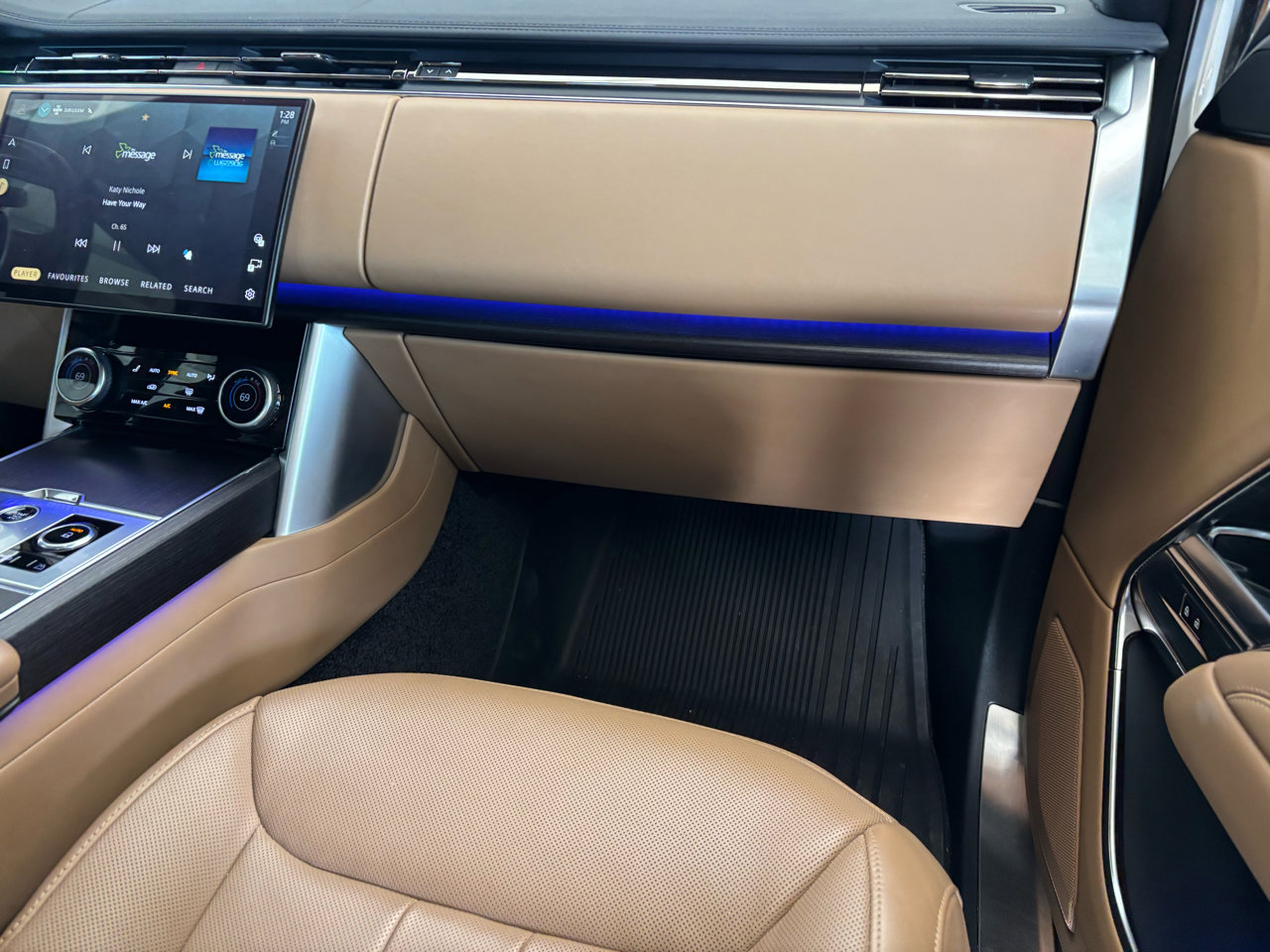 Used 2023 Land Rover Range Rover SE image 22