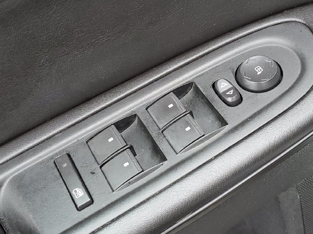 Used 2015 Chevrolet Traverse LT w/ Style and Technology Package FWD image 21