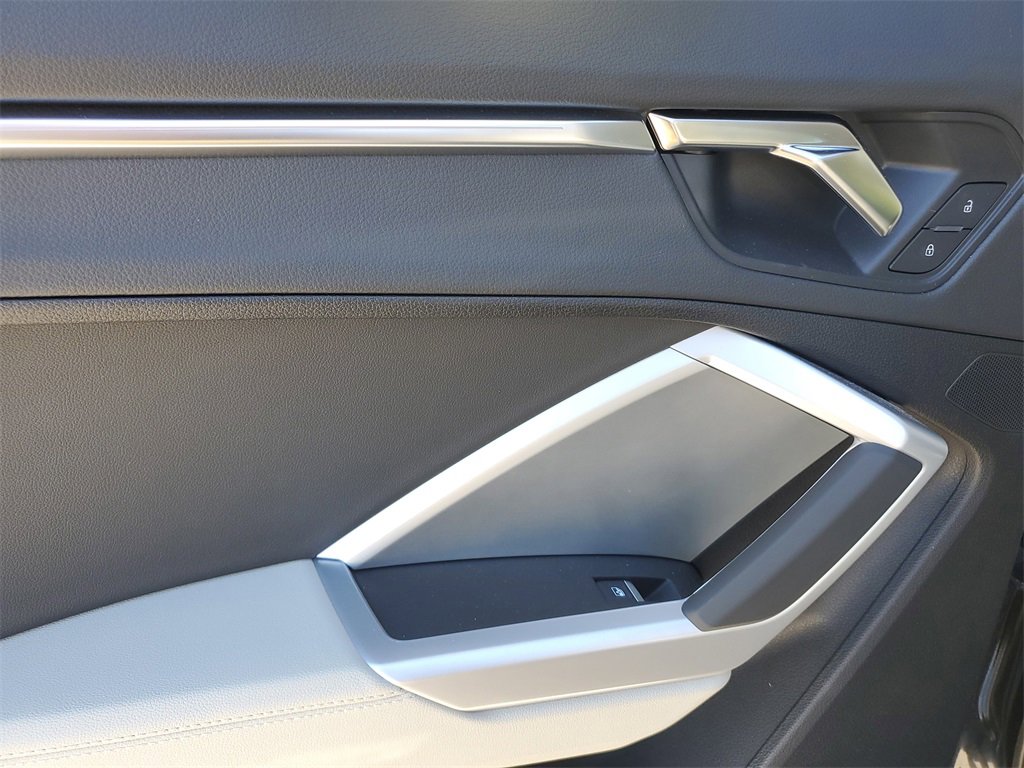 Used 2024 Audi Q3 2.0T Premium Plus image 16