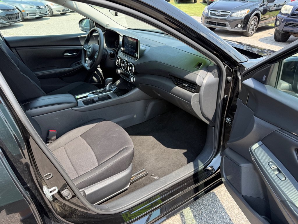 Used 2024 Nissan Sentra SV FWD image 9