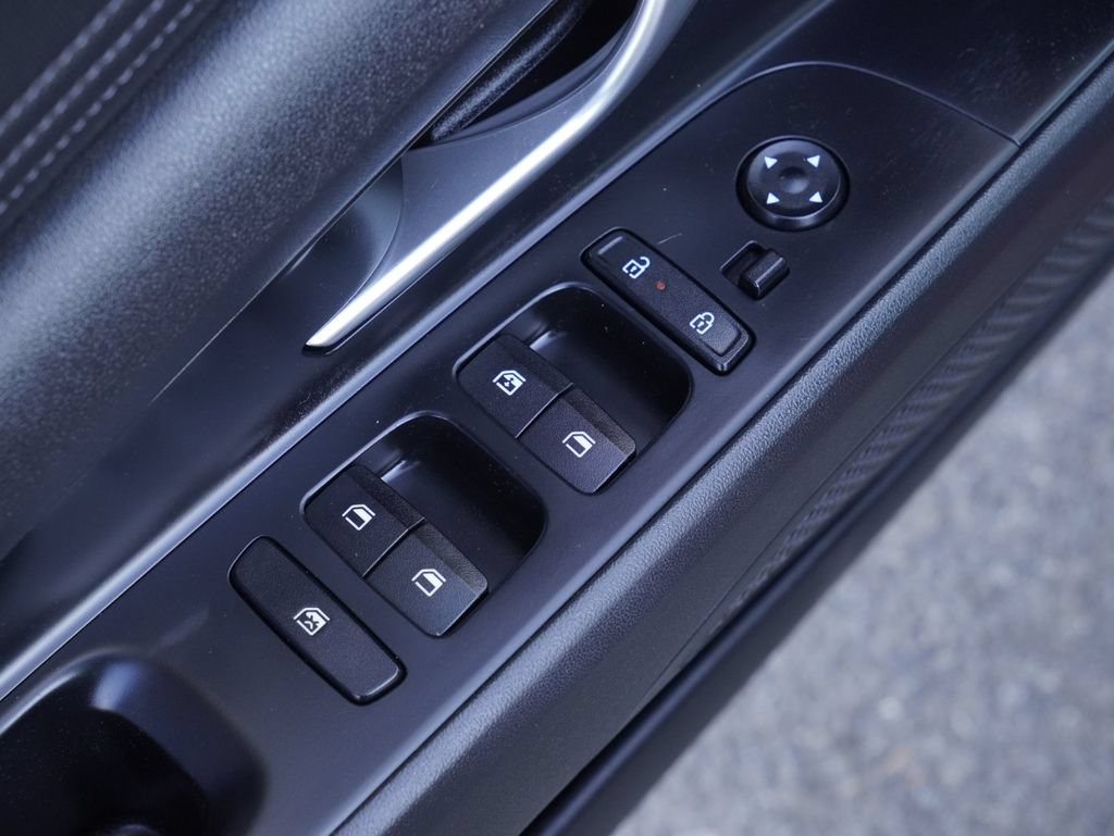 Used 2024 Hyundai Elantra Limited FWD image 12