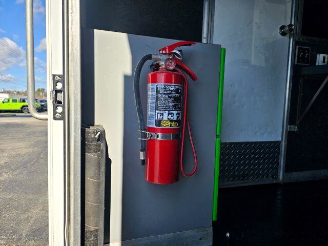 Used 2017 Ford E-450 and Econoline 450 Super Duty w/ Power Windows & Locks Group RWD image 28