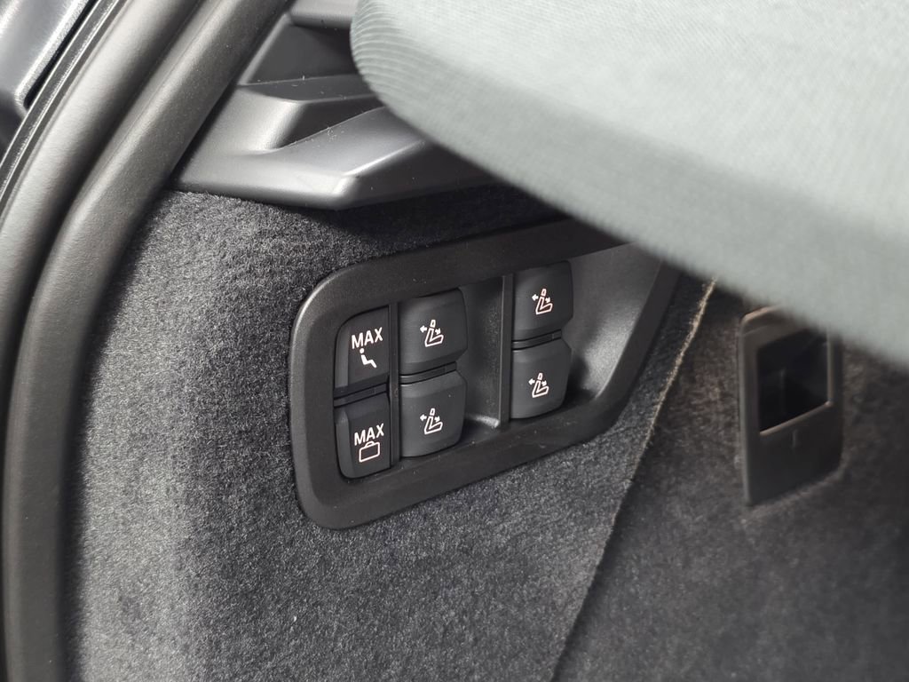 New 2026 BMW X7 xDrive40i w/ Executive Package image 14