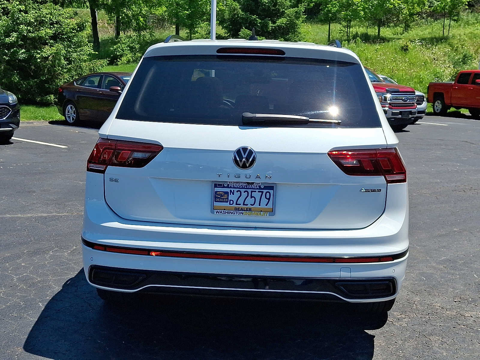 Used 2022 Volkswagen Tiguan SE R-Line AWD/4WD image 5