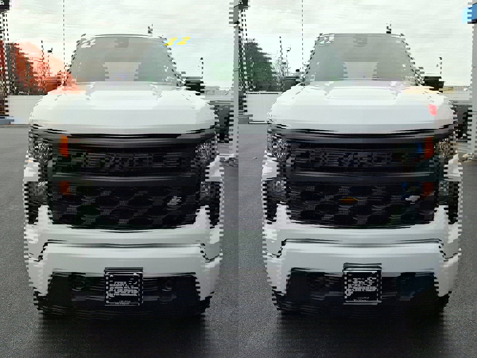 Used 2022 Chevrolet Silverado 1500 Custom image 2