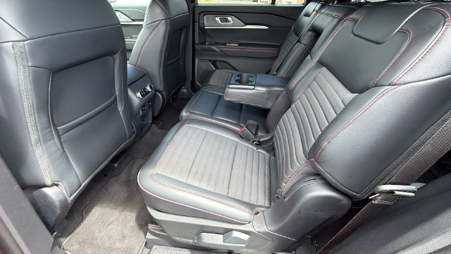 Used 2026 Ford Explorer ST-Line RWD image 16