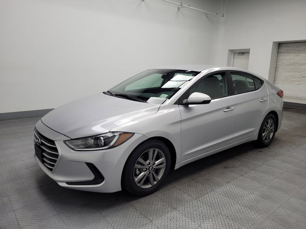 Used 2017 Hyundai Elantra SE image 2