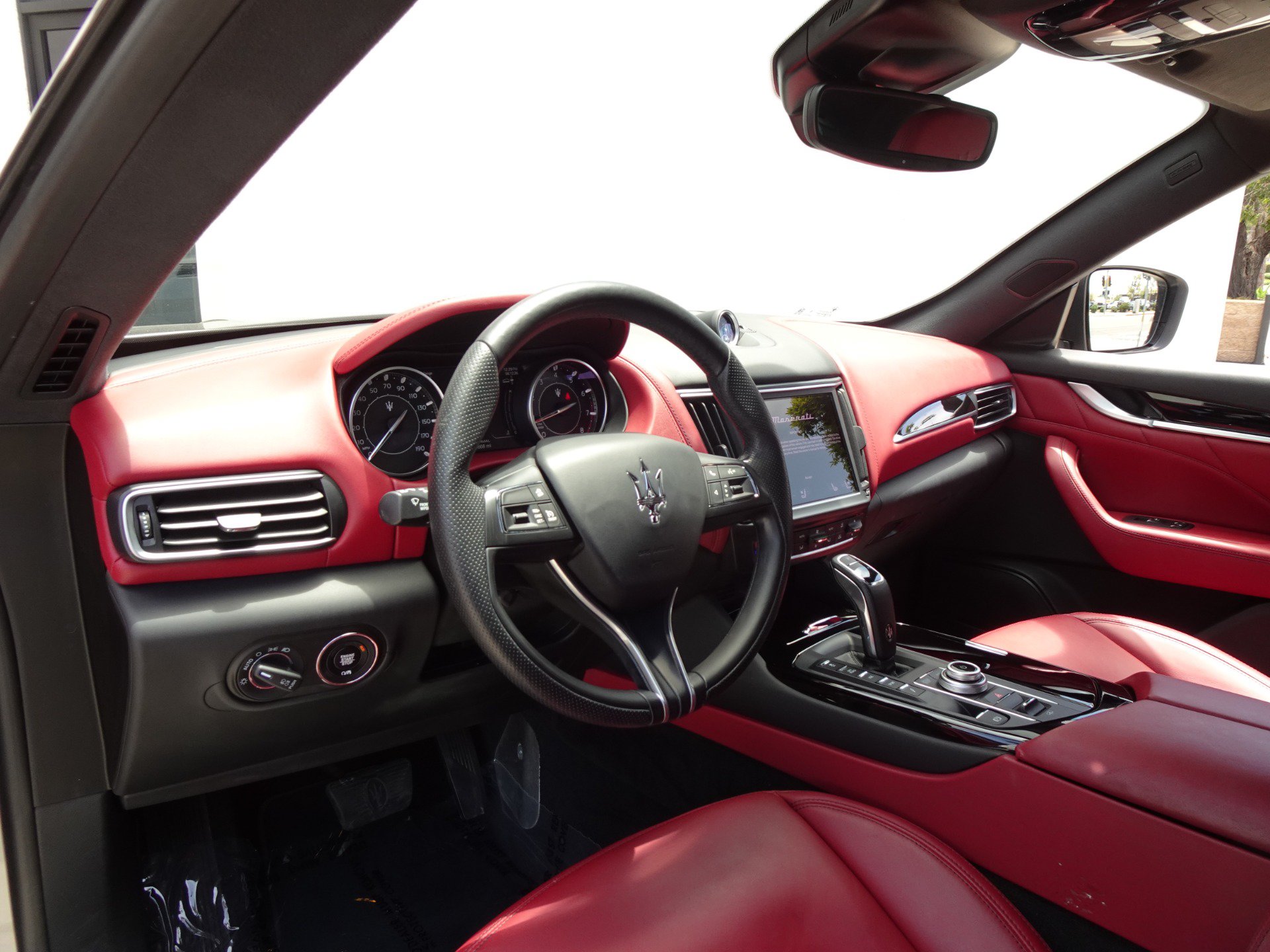 Used 2022 Maserati Levante GT AWD/4WD image 11