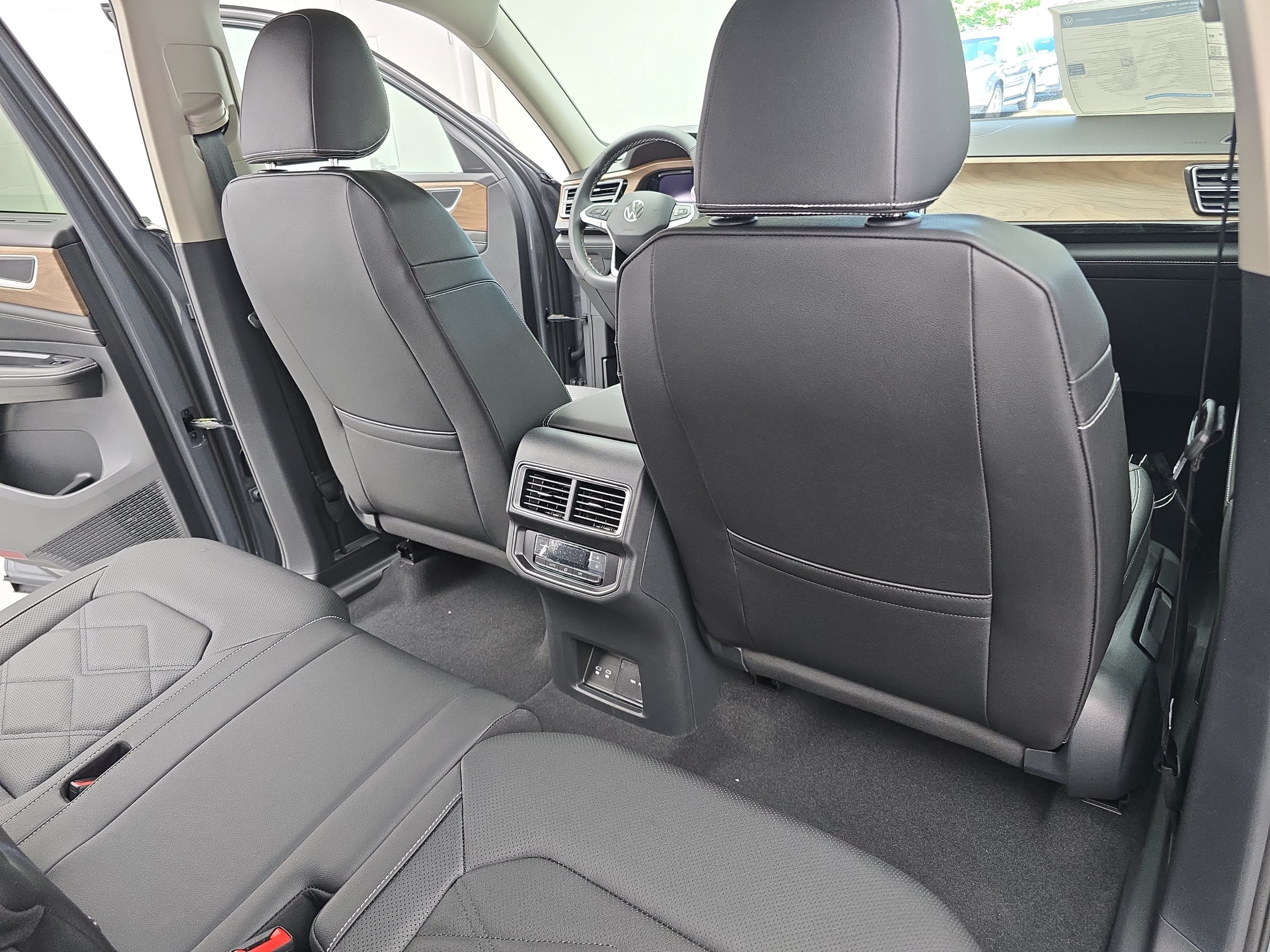 New 2026 Volkswagen Atlas SE FWD image 11