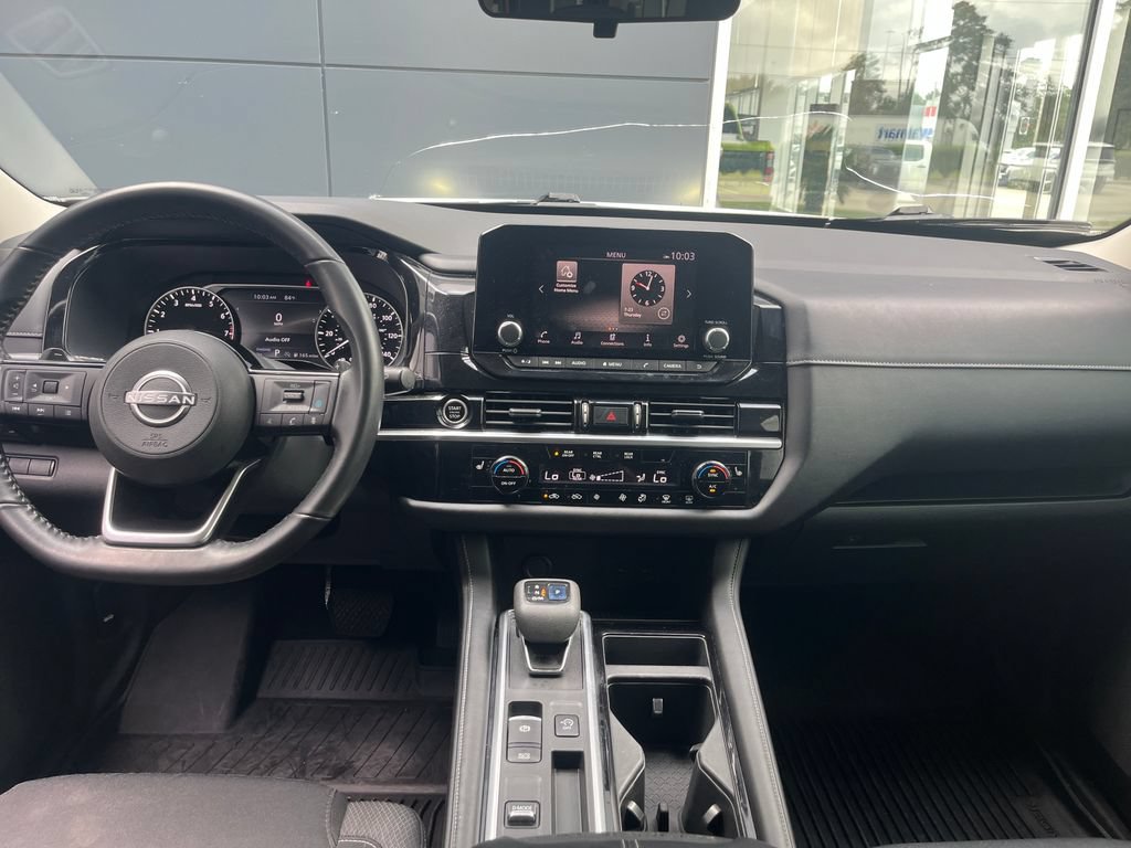 Used 2022 Nissan Pathfinder SV FWD image 14