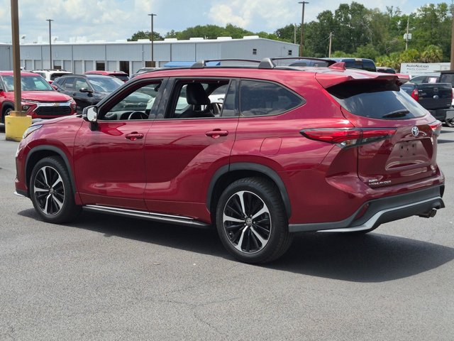 Used 2022 Toyota Highlander XSE FWD image 7