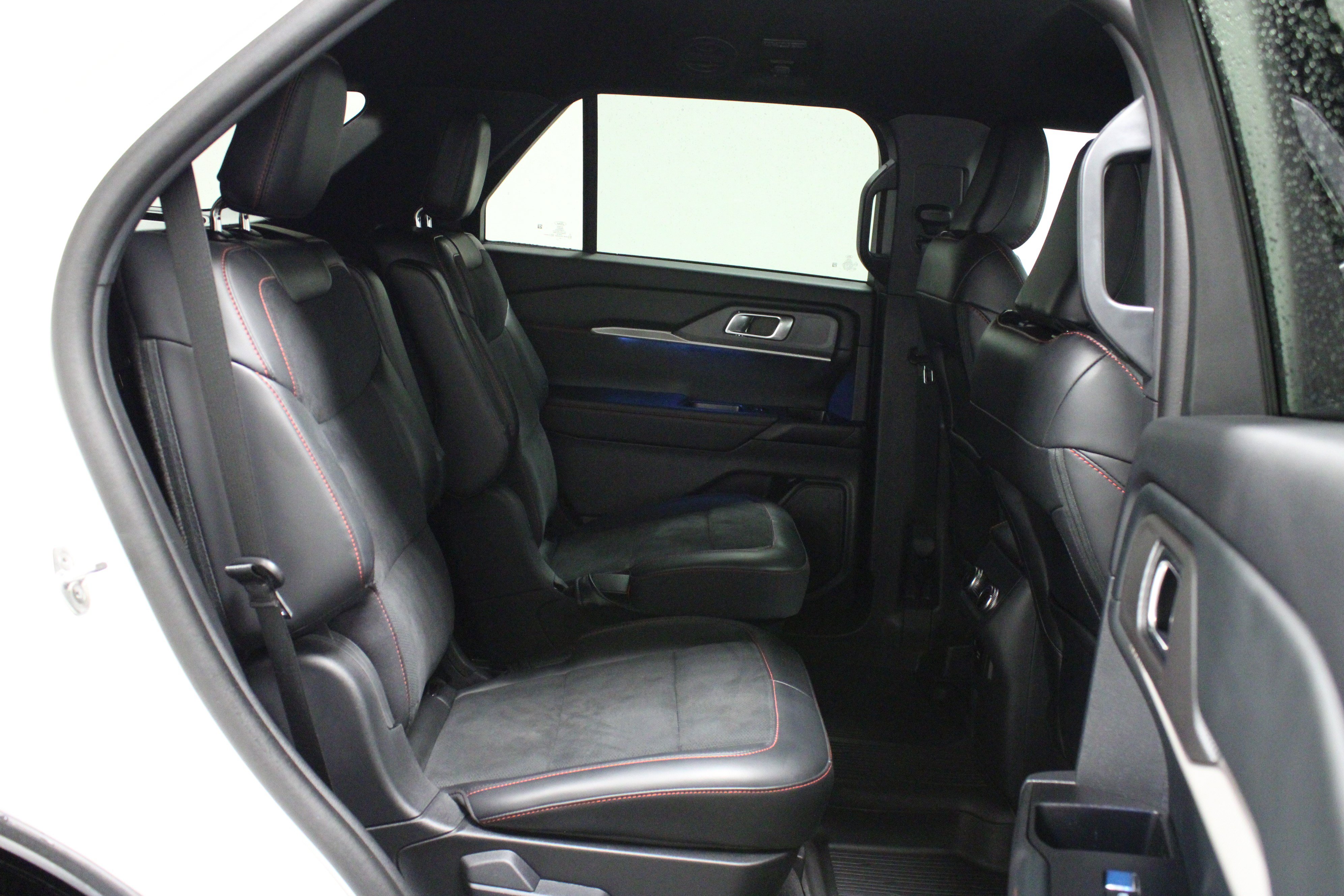 Used 2025 Ford Explorer ST AWD/4WD image 16
