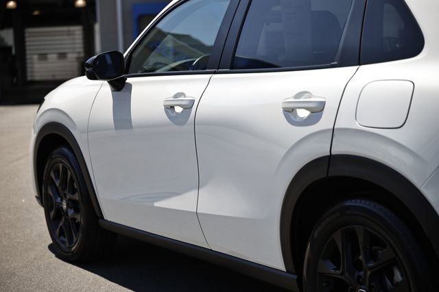 Used 2025 Honda HR-V Sport image 6