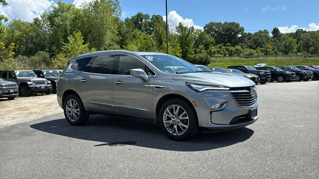 Used 2024 Buick Enclave Essence w/ Experience Buick Package AWD/4WD image 2