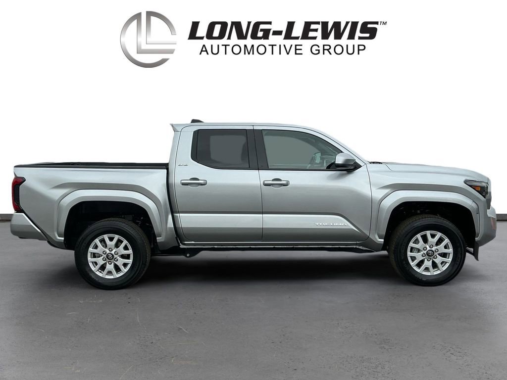 Used 2024 Toyota Tacoma SR5 w/ SR5 Upgrade Package image 8