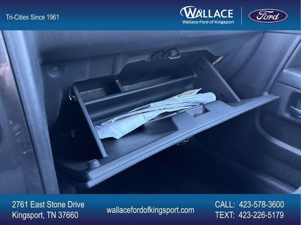 Used 2010 Dodge Challenger SE image 32