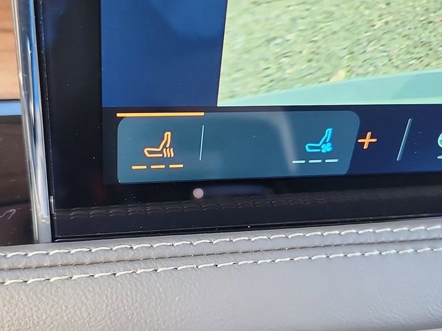 New 2025 Lincoln Corsair Reserve w/ Equipment Group 202A image 22