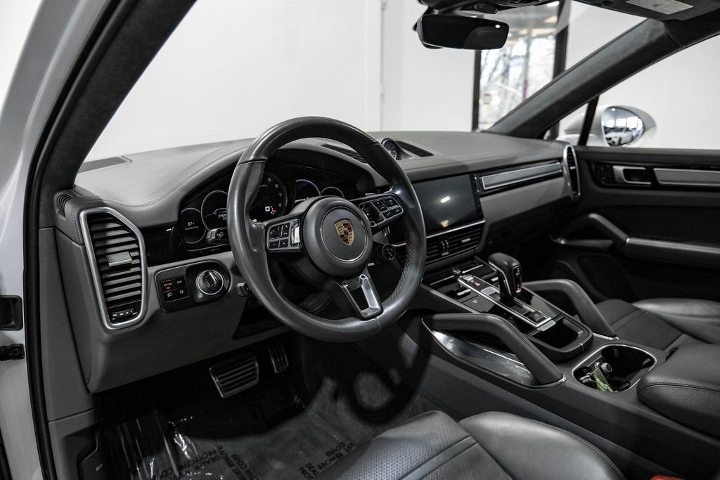 Used 2020 Porsche Cayenne Turbo AWD/4WD image 6