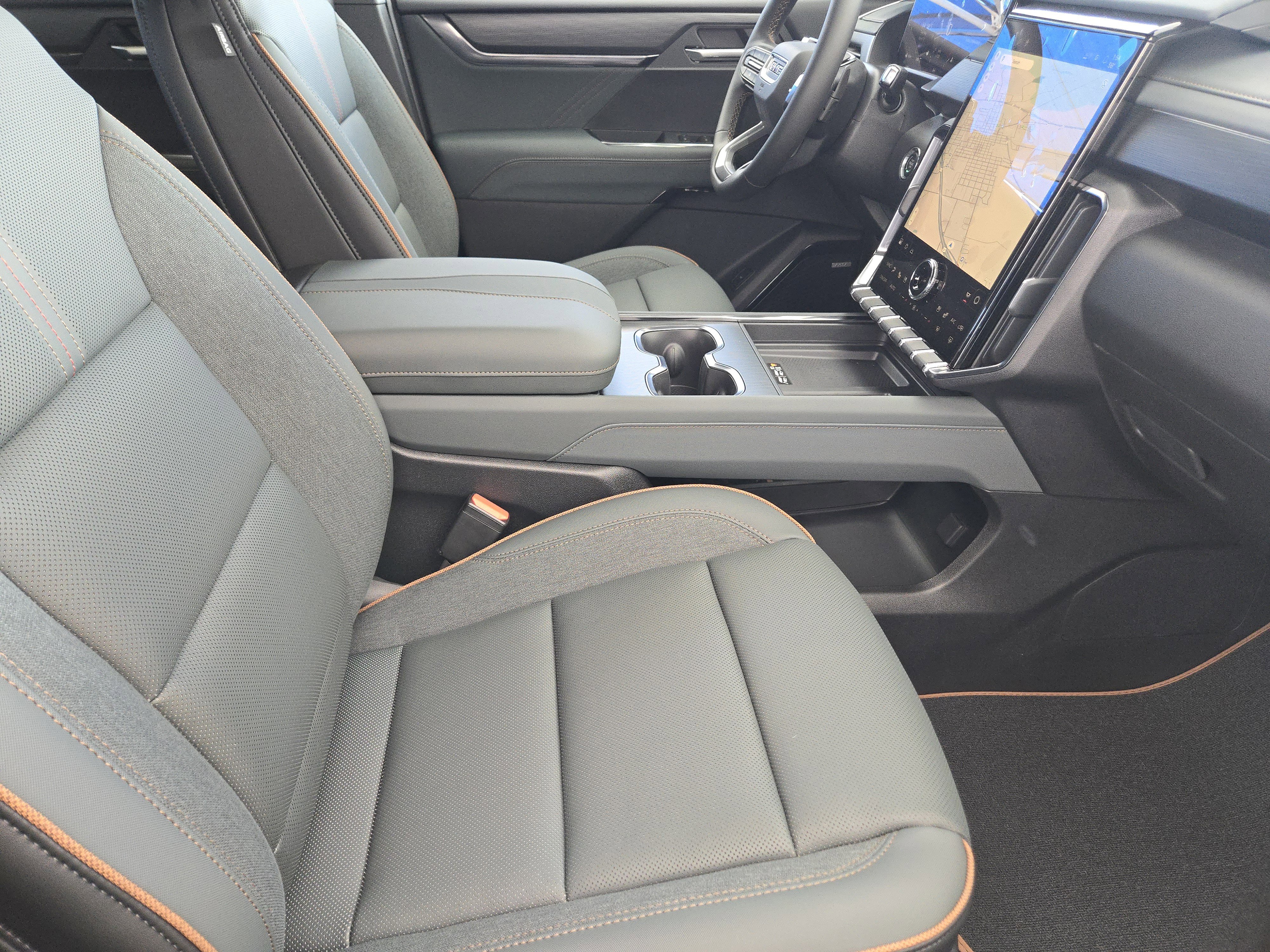 New 2026 GMC Acadia AT4 w/ Luxury Package image 11